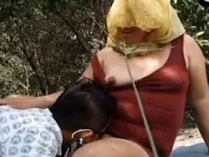 Cặp bà xã người chồng dâm quay clip sex trong rừng