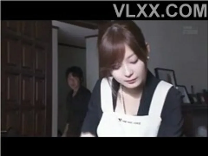 Gã chồng đi công chuyện, cô vợ ở nhà bị chồng sắp cưới của chị gái cưỡng hiếp